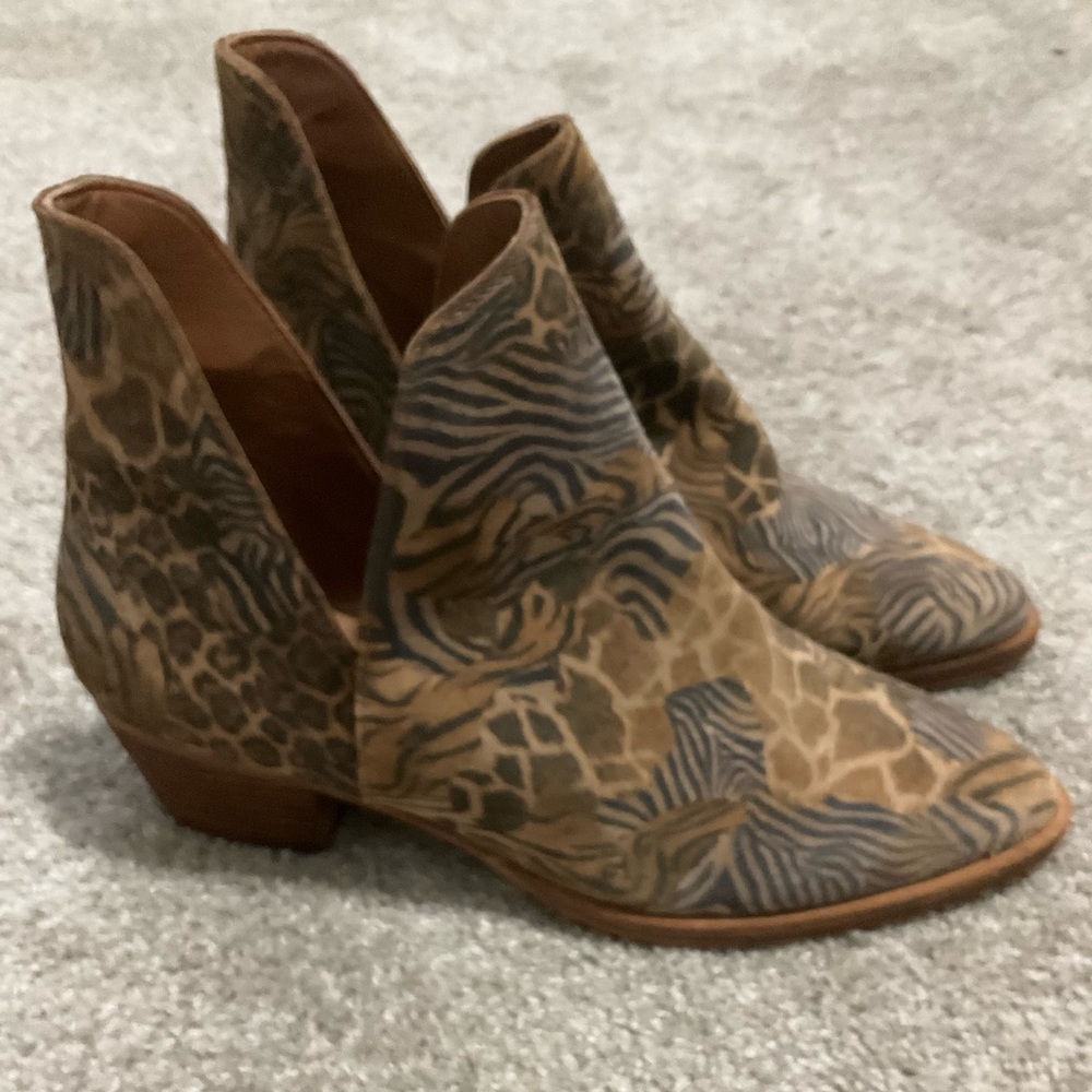Free people booties, never worn. Size 10